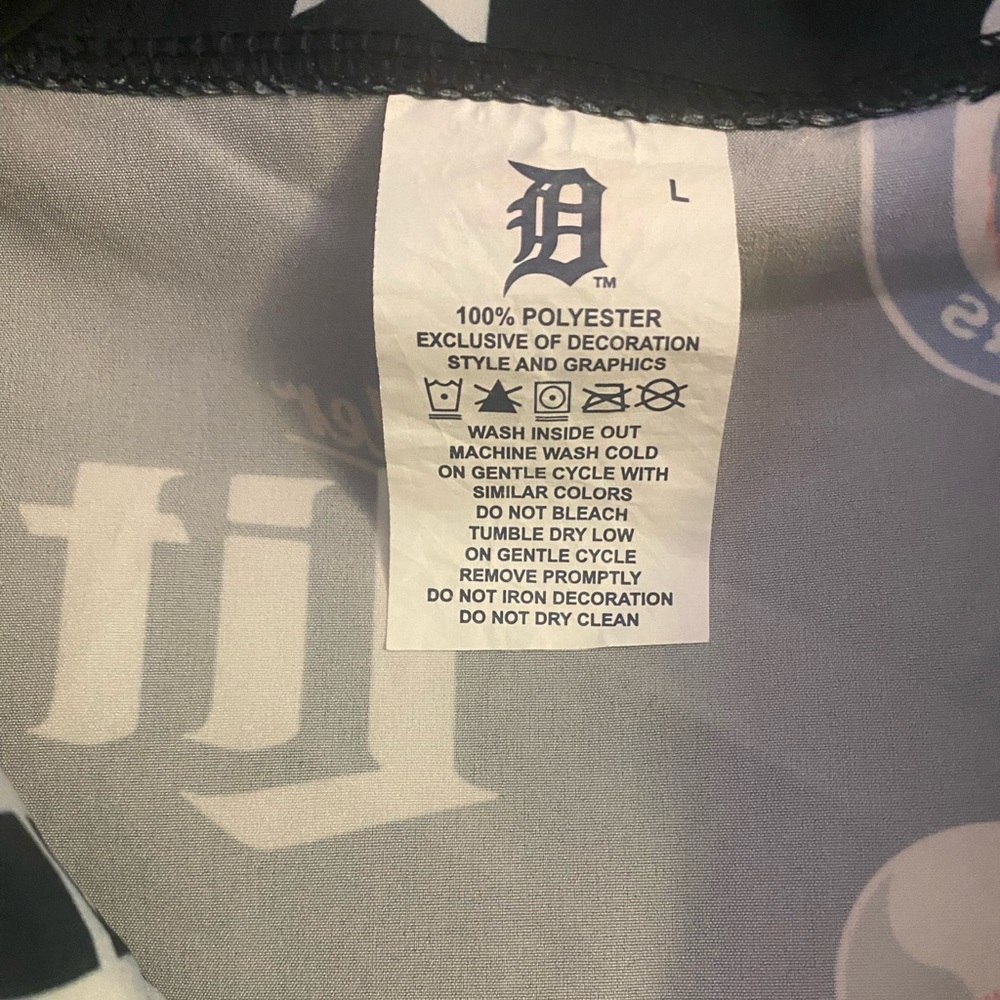 MLB DETROIT TIGERS PATRIOT PRINT SHIRT L - Picture 5 of 5
